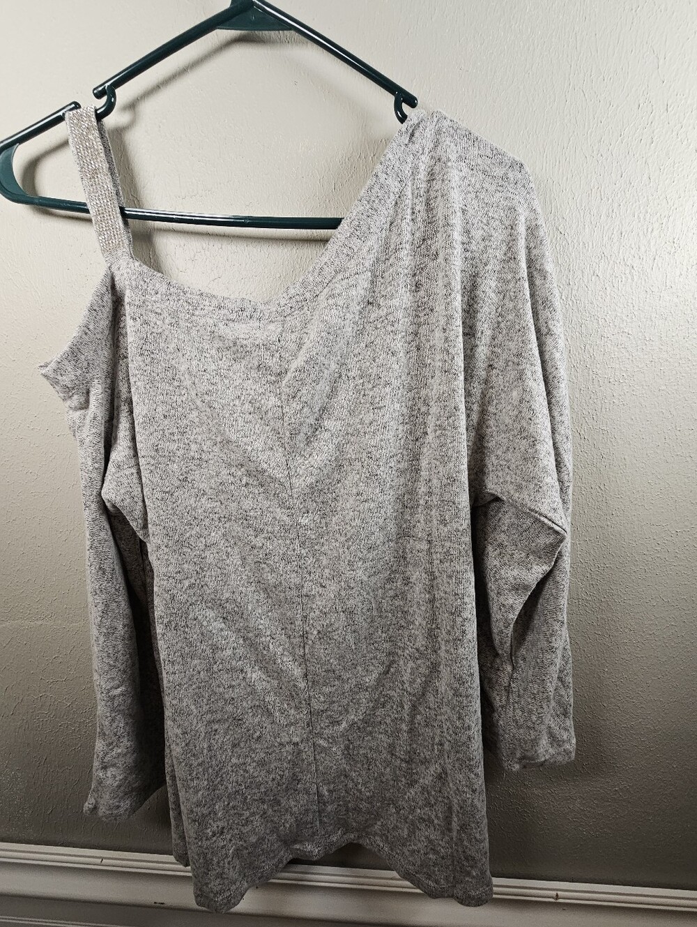 Cozy Light Gray One-Shoulder Knit Sweater